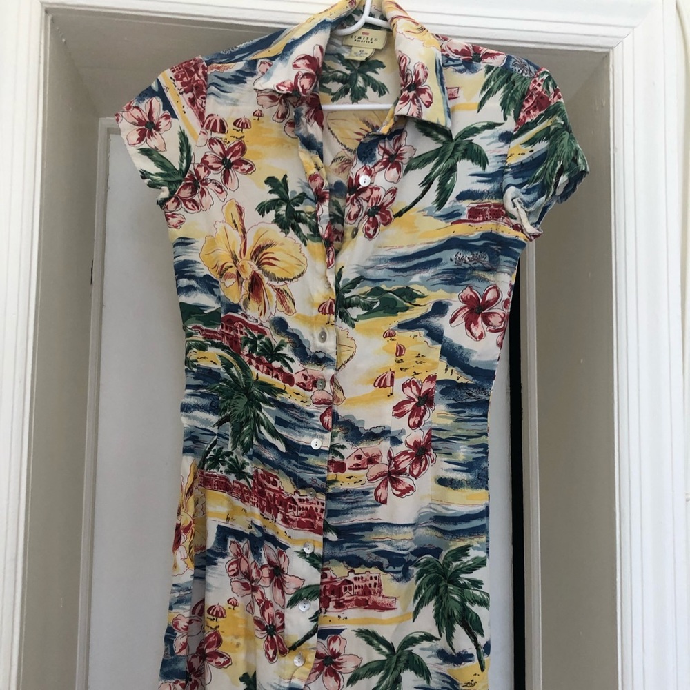 The limited Hawaiian print dress